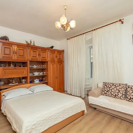 아파트먼트 마티치 *